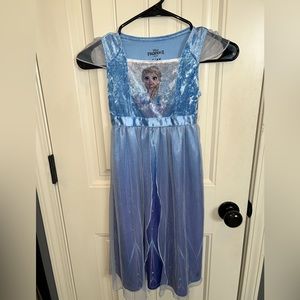 Elsa/Frozen night gown